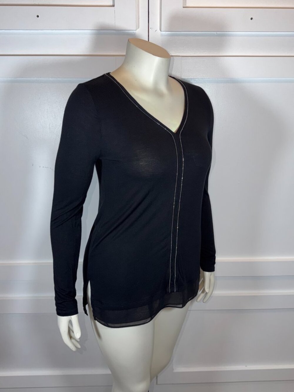 White House Black Market V-Neck Top Women S Black Long Sleeve - Picture 2 of 8